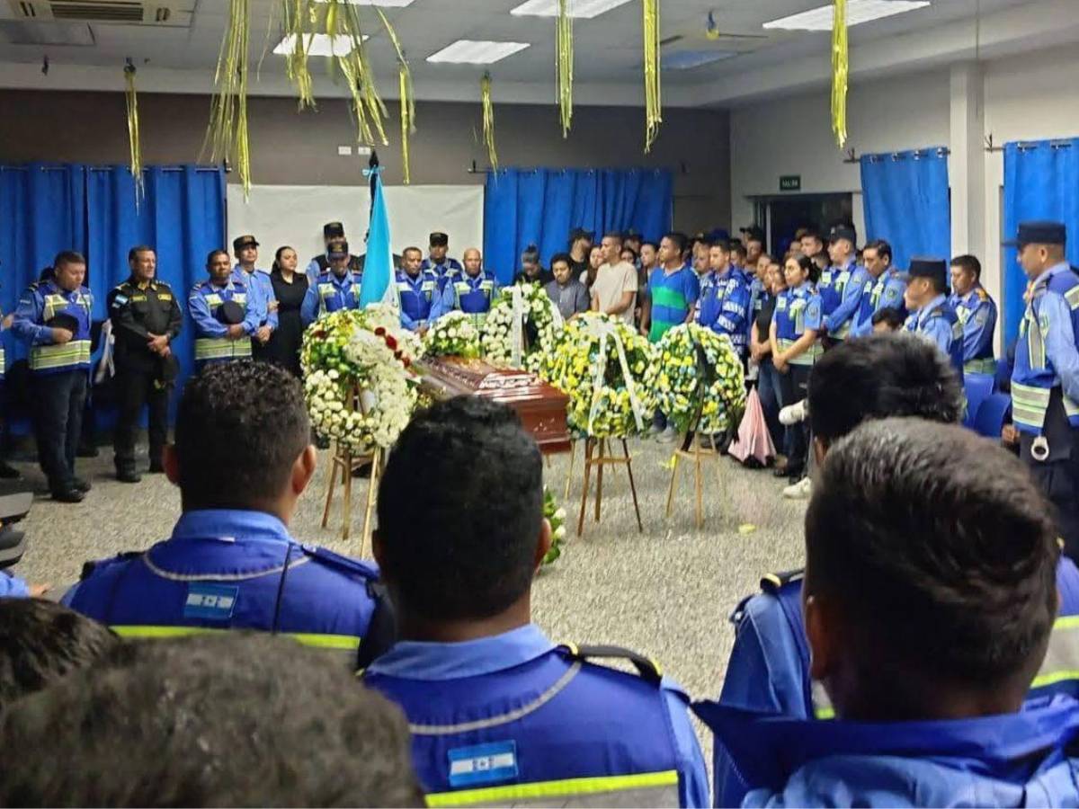 Kevin Pérez: el policía que dio su vida y el niño que la quebrada nunca devolvió