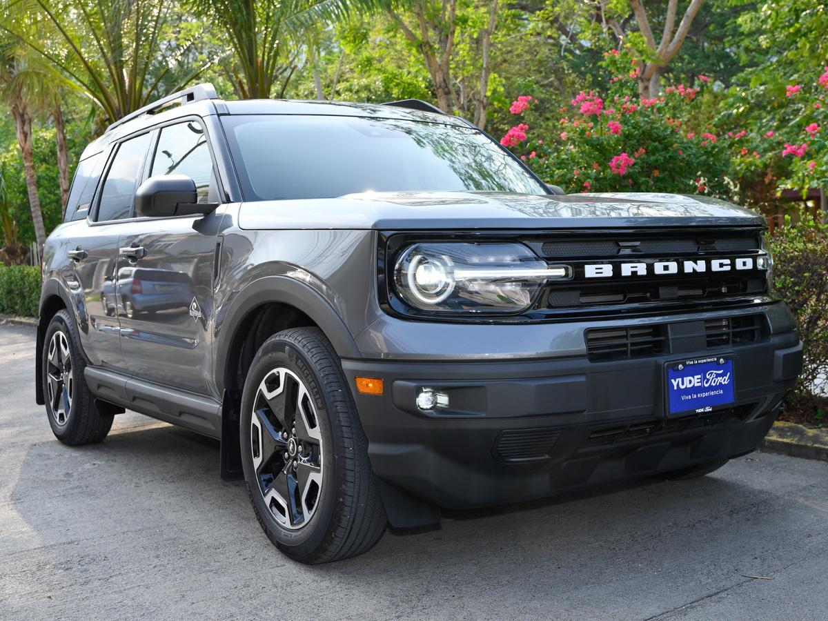 El Ford Bronco Sport, diseñado para los amantes de la aventura, ofrece robustez y estilo en cada viaje.