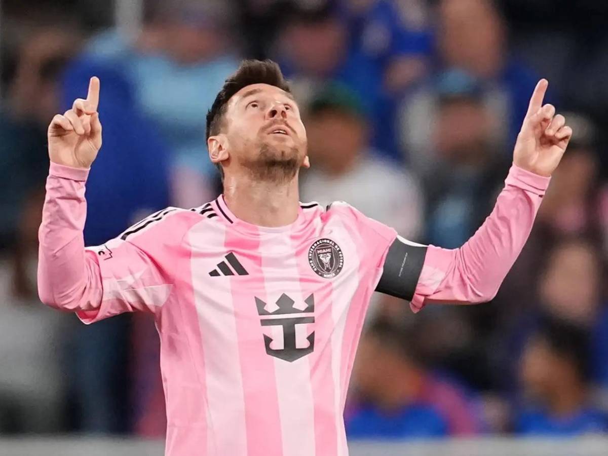 Cristiano Ronaldo marca doblete y aleja a Messi: tabla máximos goleadores de la historia