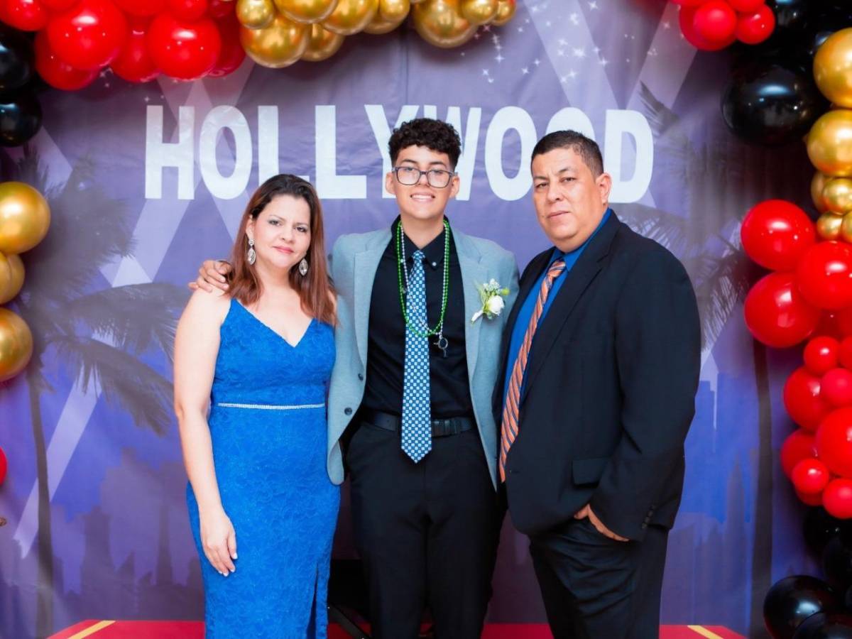 Seniors de la Saint Paul Academy celebran su logro académico