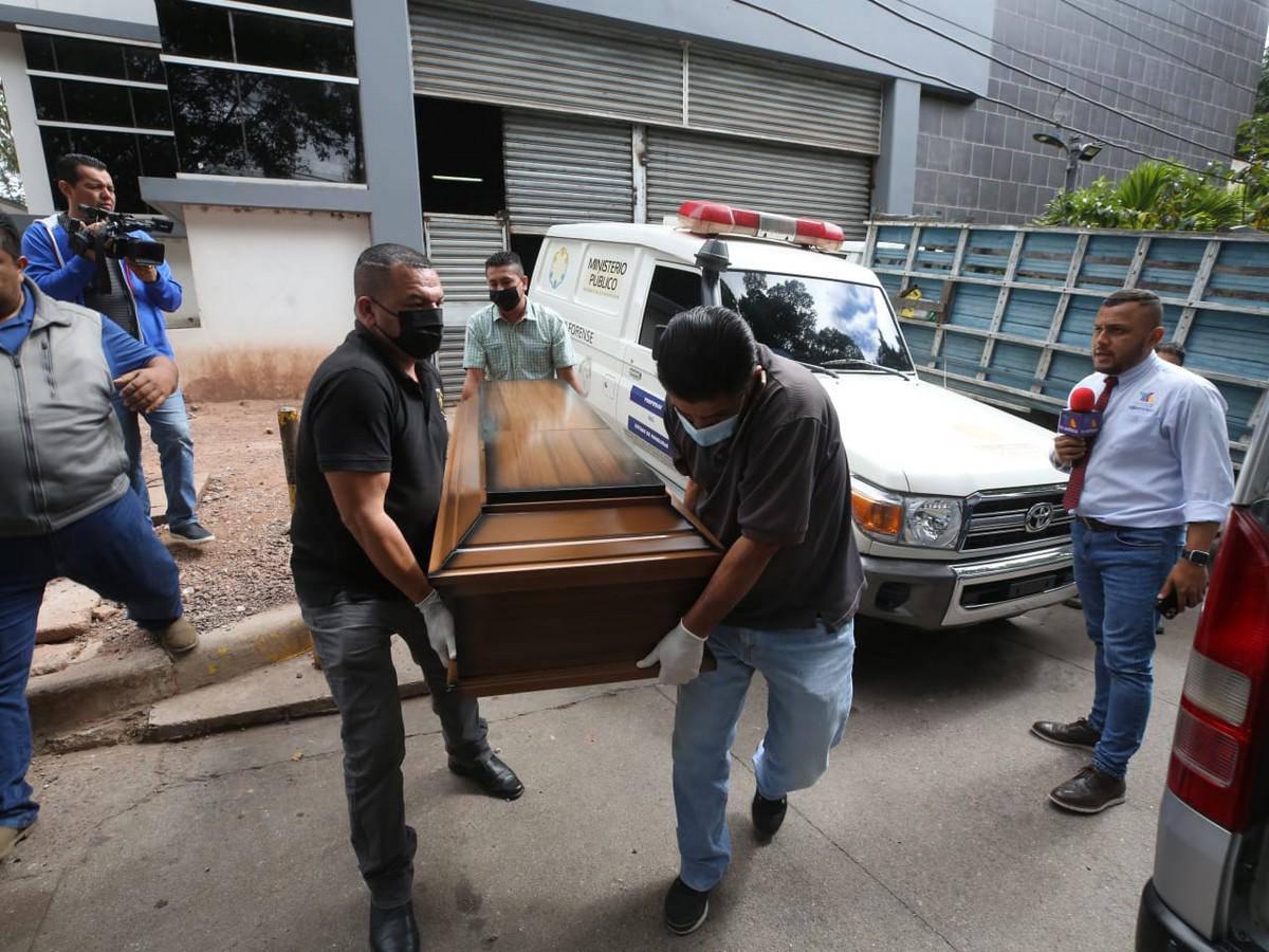 Reclaman cadáver de hombre asesinado en Casa de Gobierno