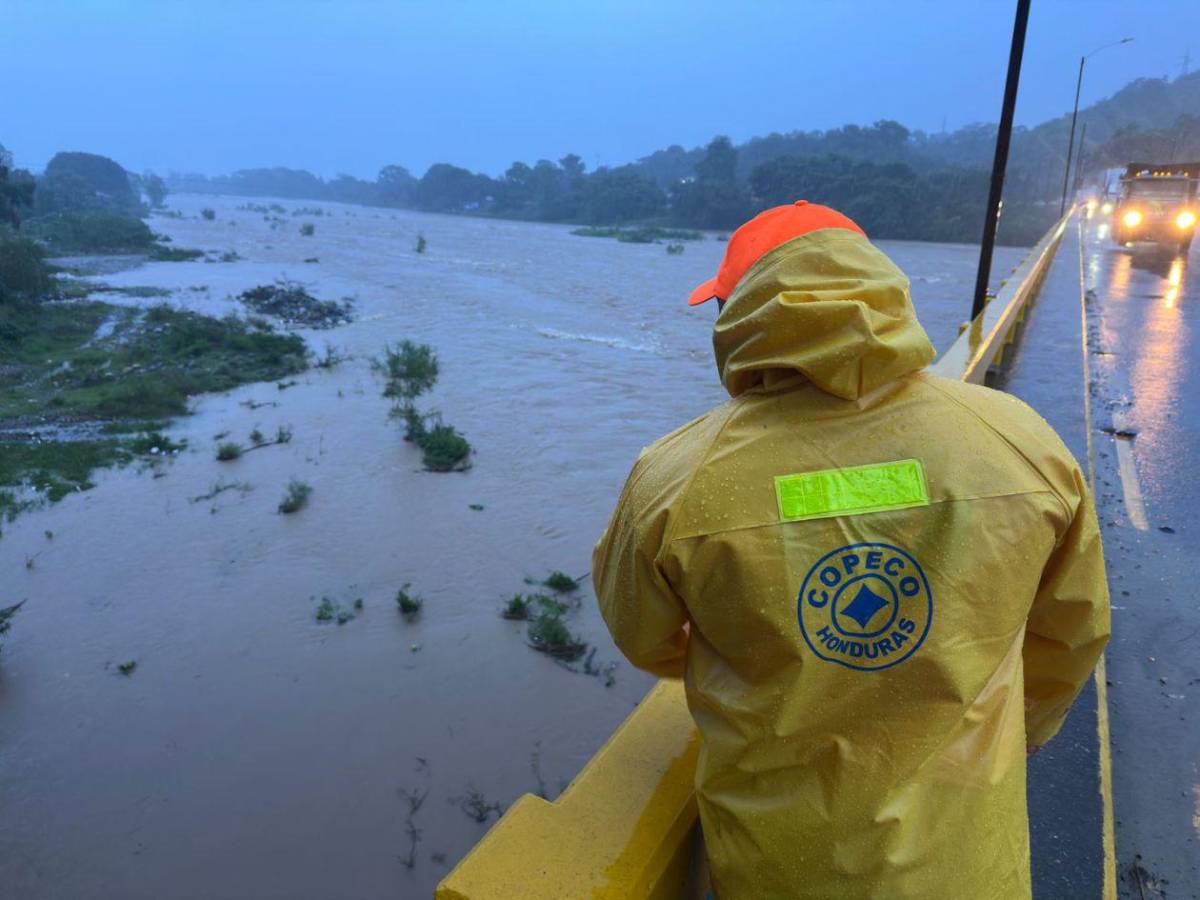 Calles convertidas en ríos y familias evacuadas tras intensas lluvias