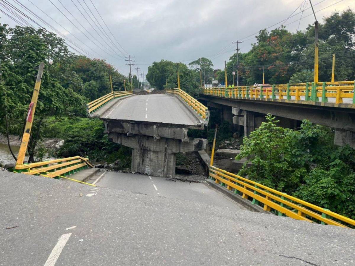 Fotos: Así quedó el puente que colapsó en la colonia Las Brisas; denuncia evitó tragedia