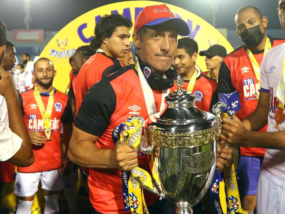 Pedro Troglio ha ganado cinco títulos de Liga Nacional con Olimpia.