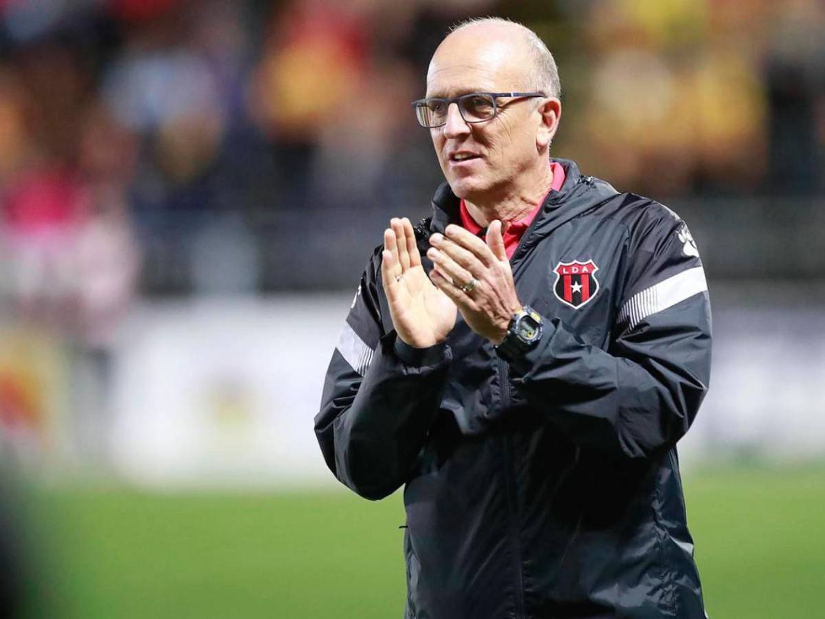 ¿Un campeón del mundo? Estos técnicos podrían llegar al Olimpia por Eduardo Espinel