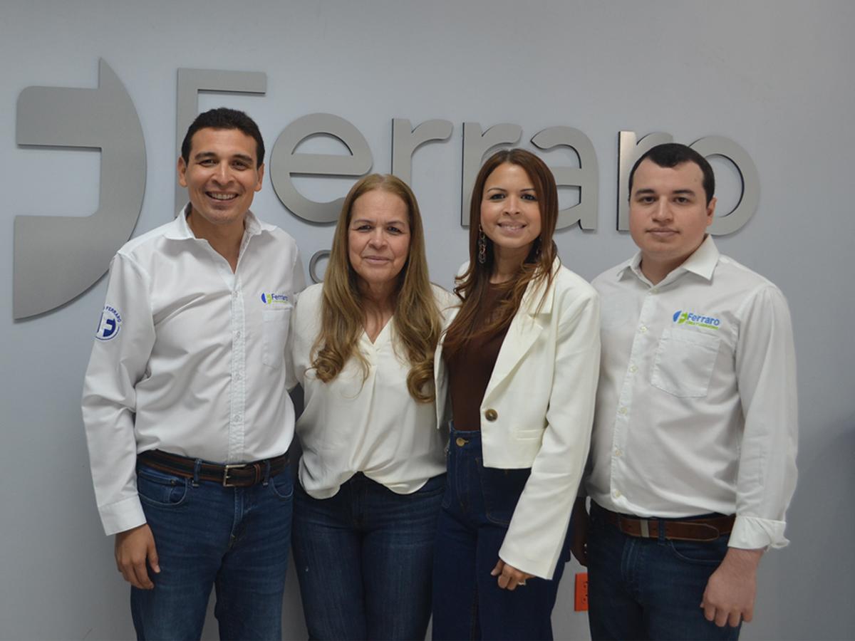 Marvin Ferraro, Geraldina González, Jessie Ferraro y Leonel Ferraro.
