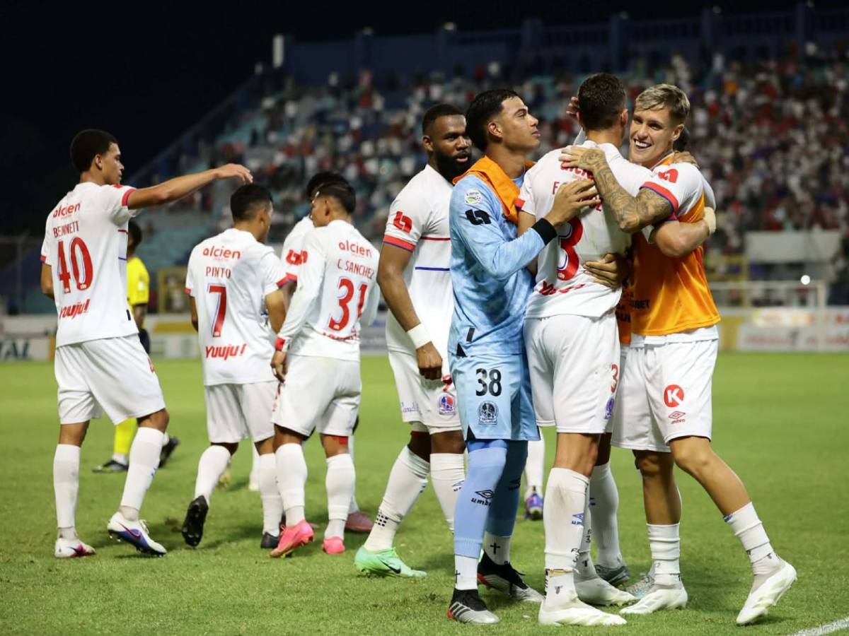 Real España celebra, Olimpia sufre y discusión de compañeros, culpable y desmayo