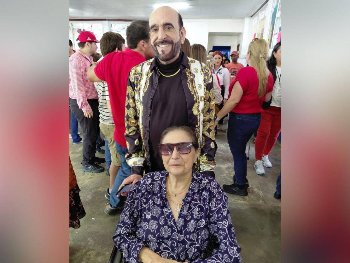 Hijos de Morazán, pastor German Ponce e influencers ejercen su voto