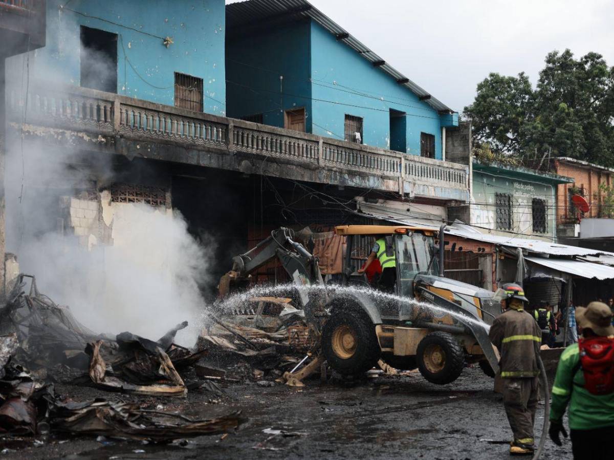 Imágenes que duelen: así luce el mercado Medina un día después del incendio