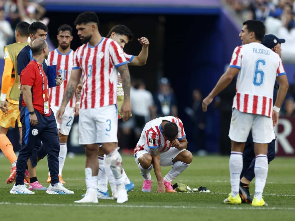 La pelea de Mbappé vs Paraguay, insulto del francés y le celebró en la cara a rival