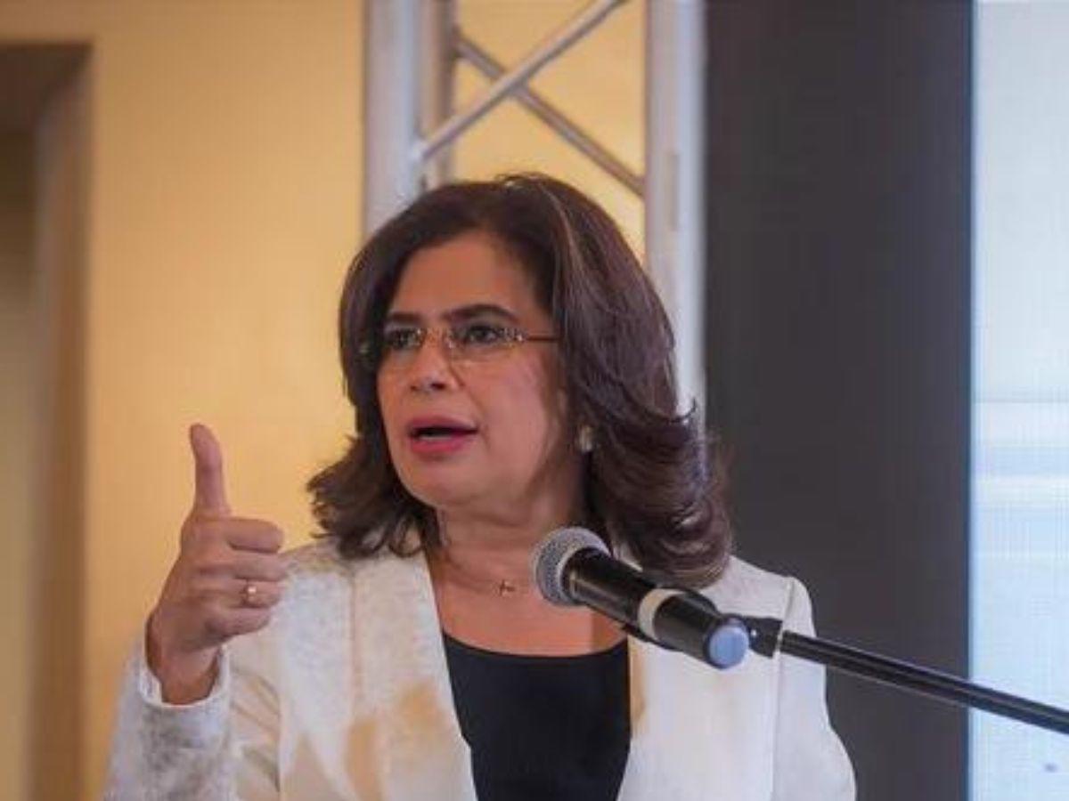 Diputada María Antonieta Mejía arremete contra Rixi Moncada