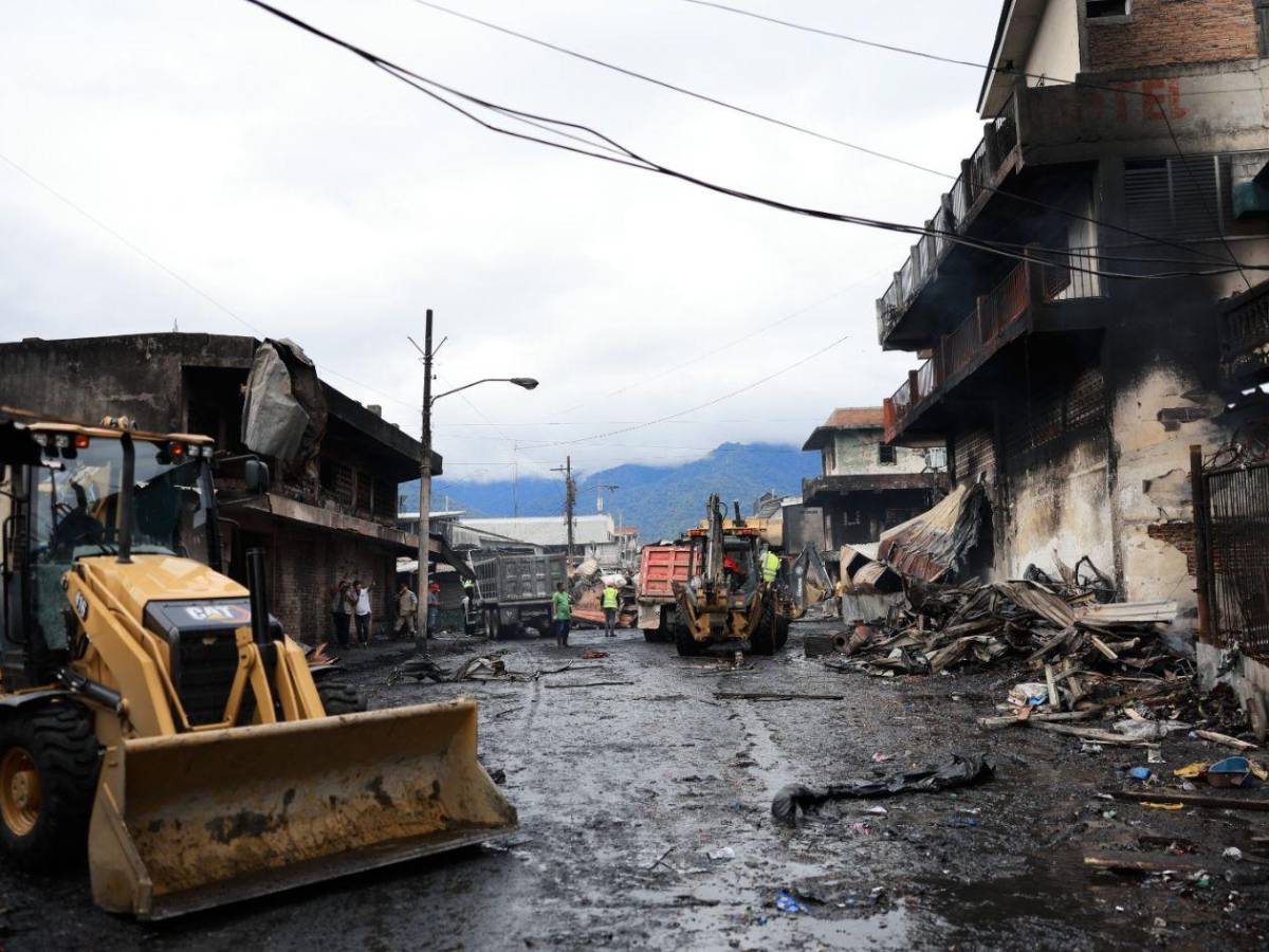 Imágenes que duelen: así luce el mercado Medina un día después del incendio