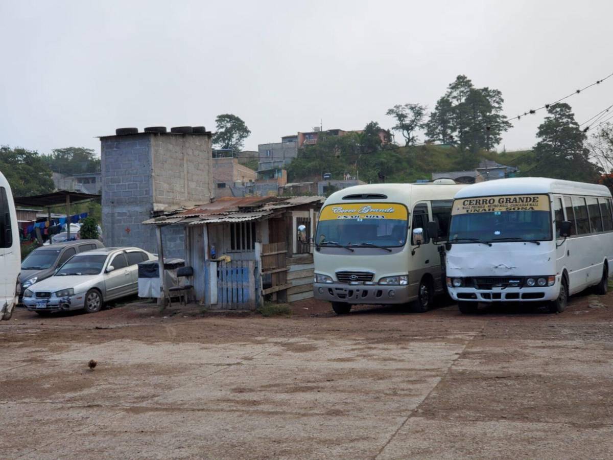 Cobro de “aguinaldo” paraliza ruta Cerro Grande-La Sosa