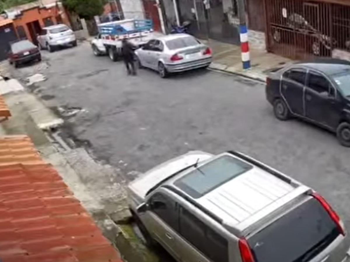 Sicario llega a fiesta de revelación de género y mata a joven embarazada