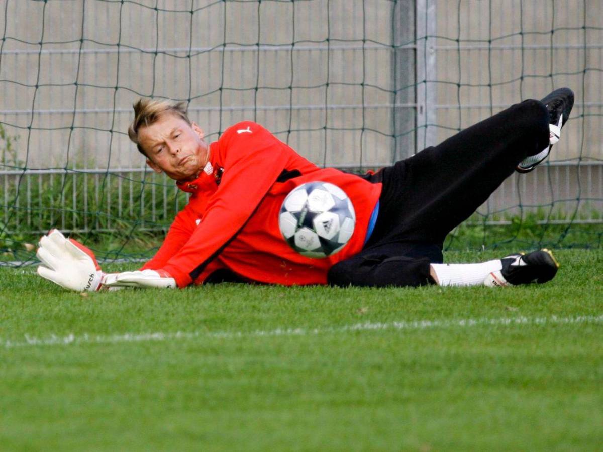 Muere el futbolista en un accidente de tráfico: su coche fue arrollado por un tren