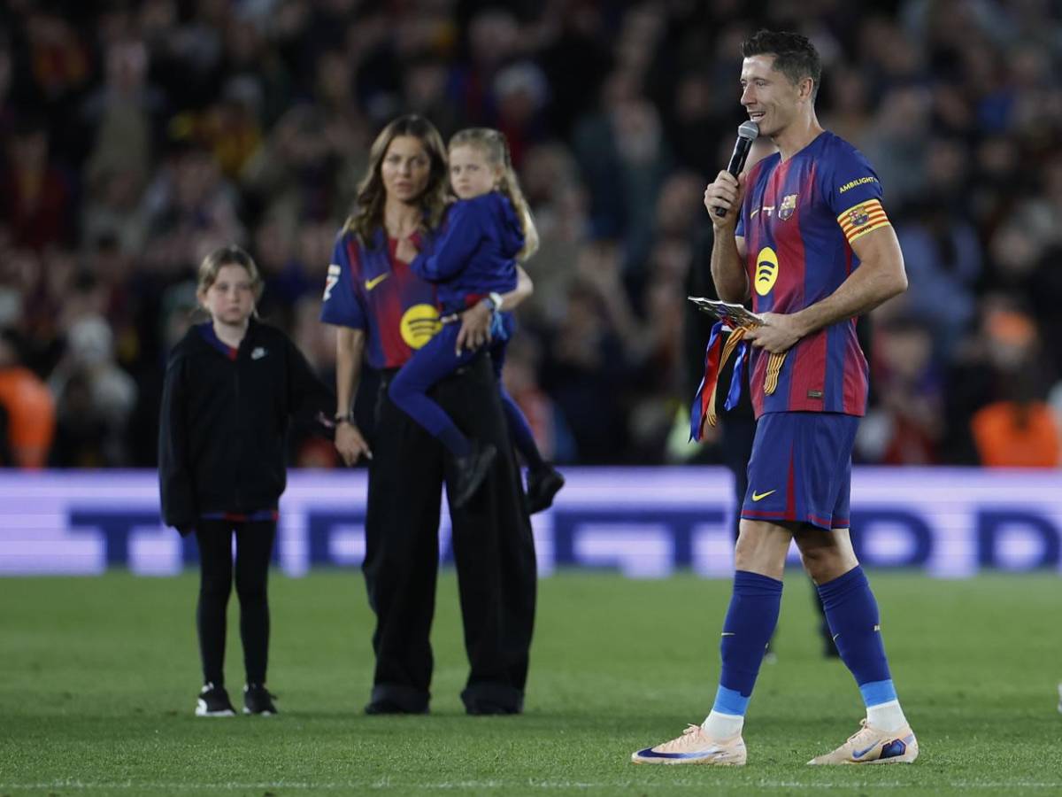 Lewandowski, adiós llorando al Camp Nou, emotiva imagen de su mujer y el MVP del Barcelona
