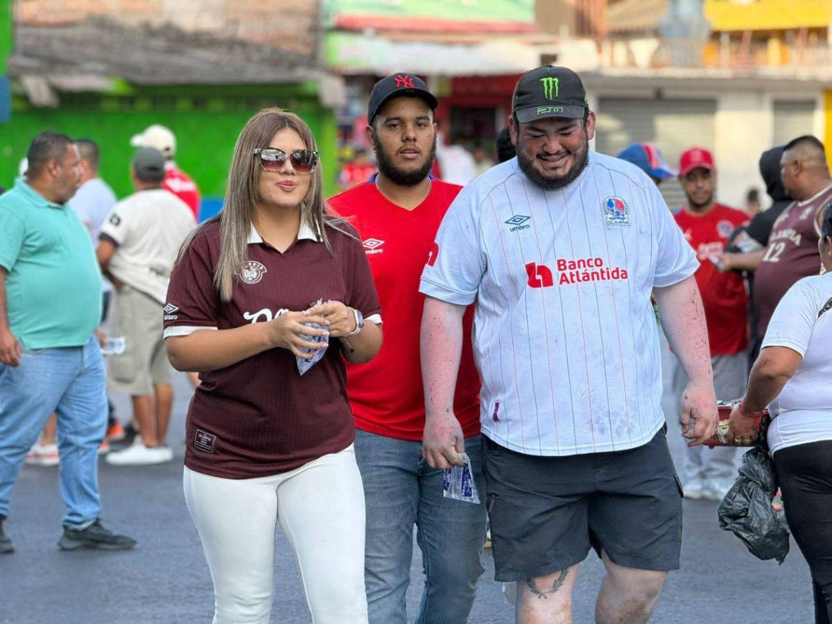 Las bellezas del clásico, show de Ultra Fiel y ambientazo para el Olimpia-Motagua