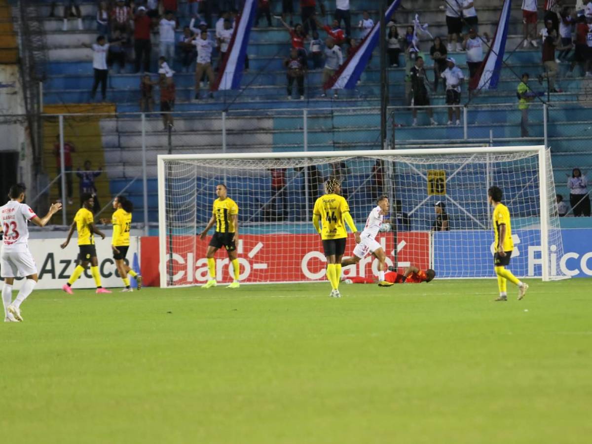 Hija de leyenda, enfado de Menjívar, las grúas en el Nacional y petición a Moya