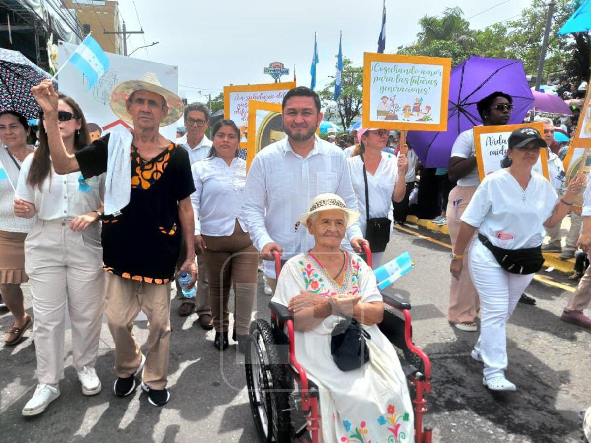 Las imágenes más curiosas de los desfiles del 15 de septiembre en Honduras