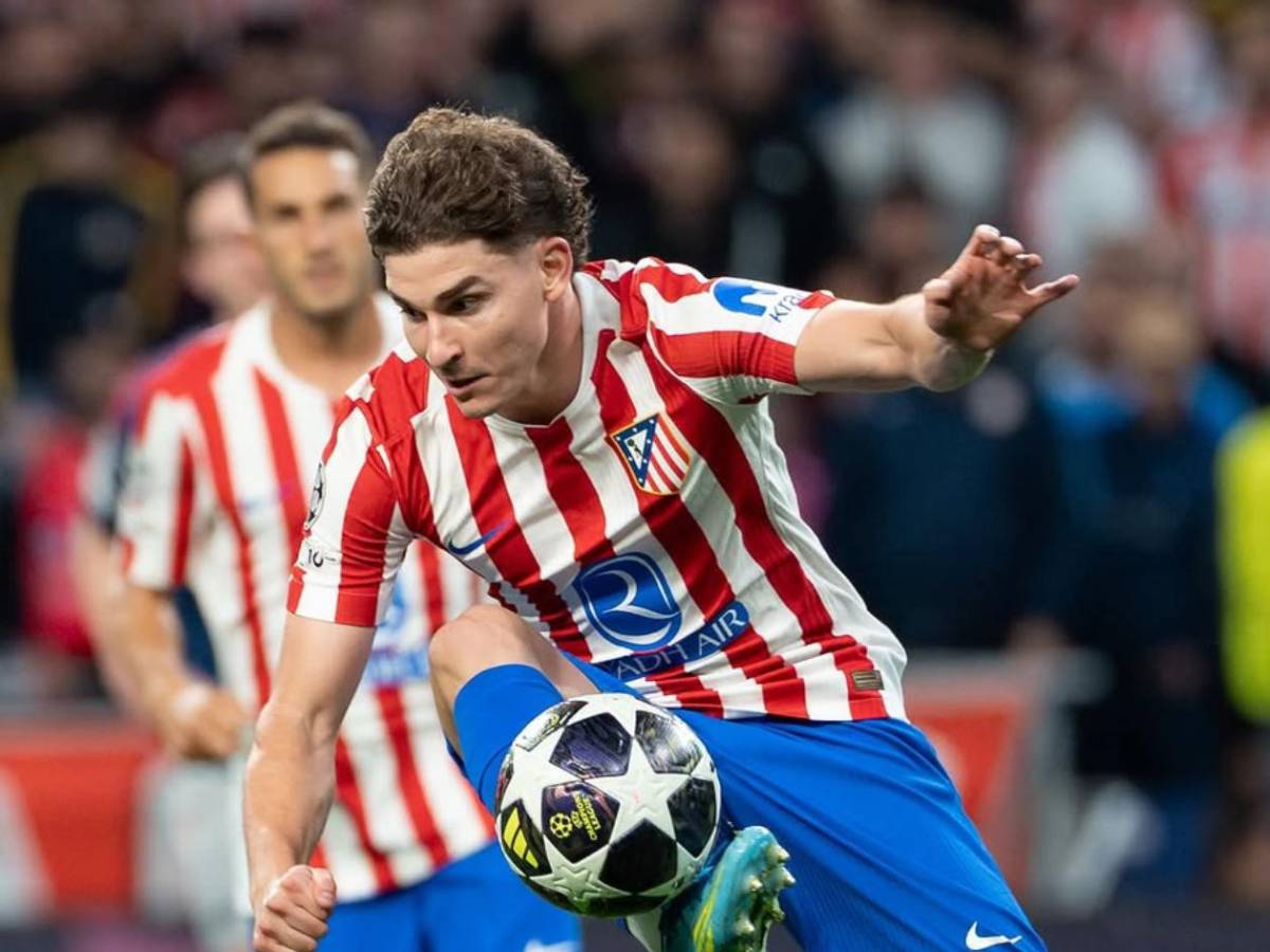 Julián Álvarez da el bombazo: Elige equipo tras ofertas de Barcelona, PSG y Arsenal