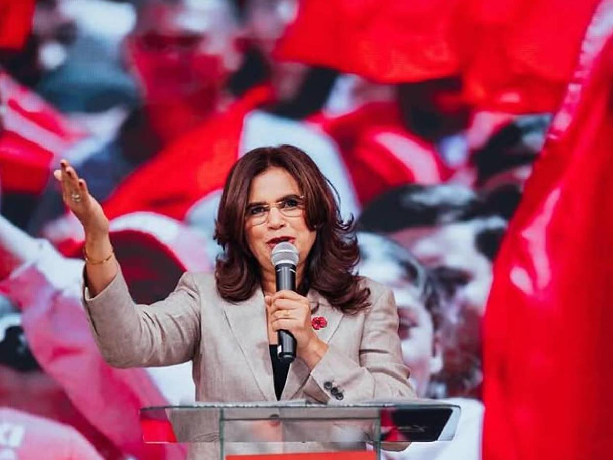 Rixi hace confesión sobre madre de Dereck Moncada y deja mensaje