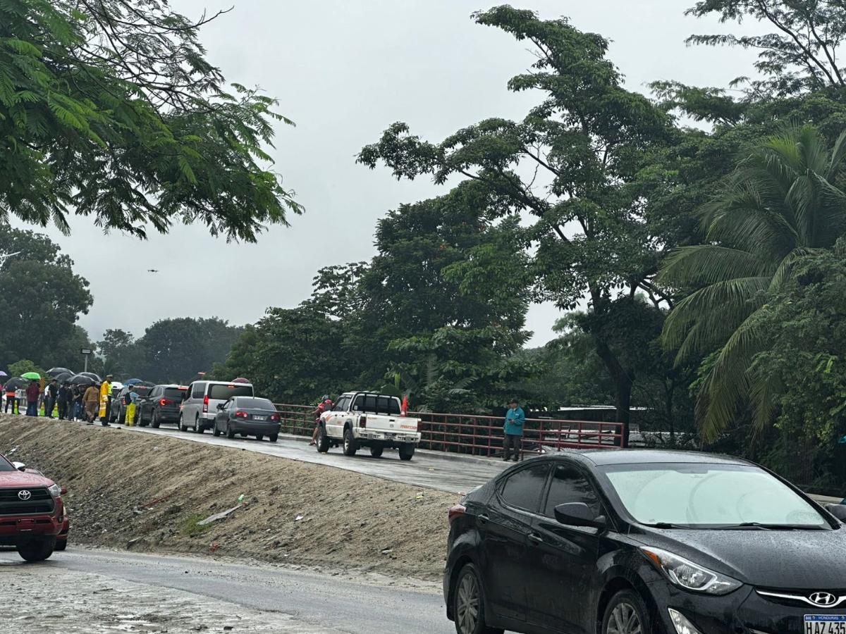 Inauguran el puente que conduce a Jucutuma