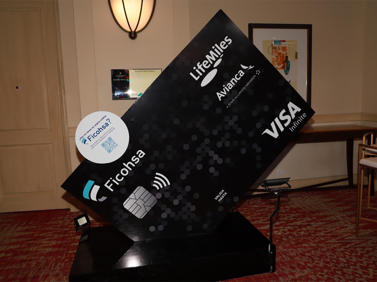 Acumule una milla LifeMiles por cada compra realizada con esta tarjeta, desde compras diarias hasta los gastos más significativos.