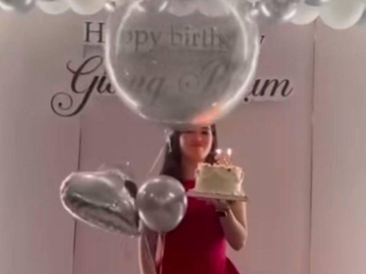 Cumpleaños fatal: Joven se incendia el rostro al rozar velas con globo de helio