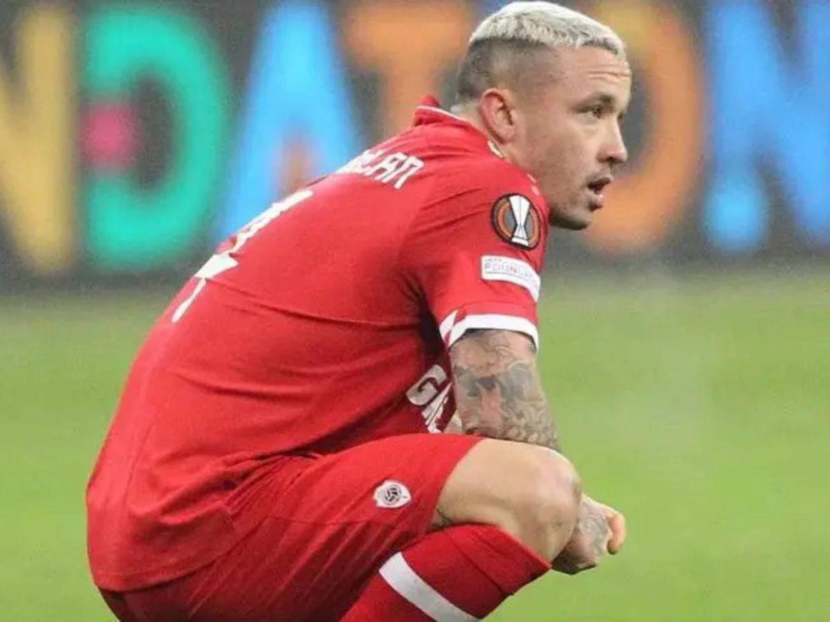 Futbolista confiesa mantener relaciones 500 veces al año y revela su salario