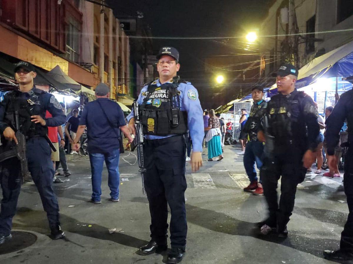 Policía Nacional y Militar evitan saqueos en centro de San Pedro Sula