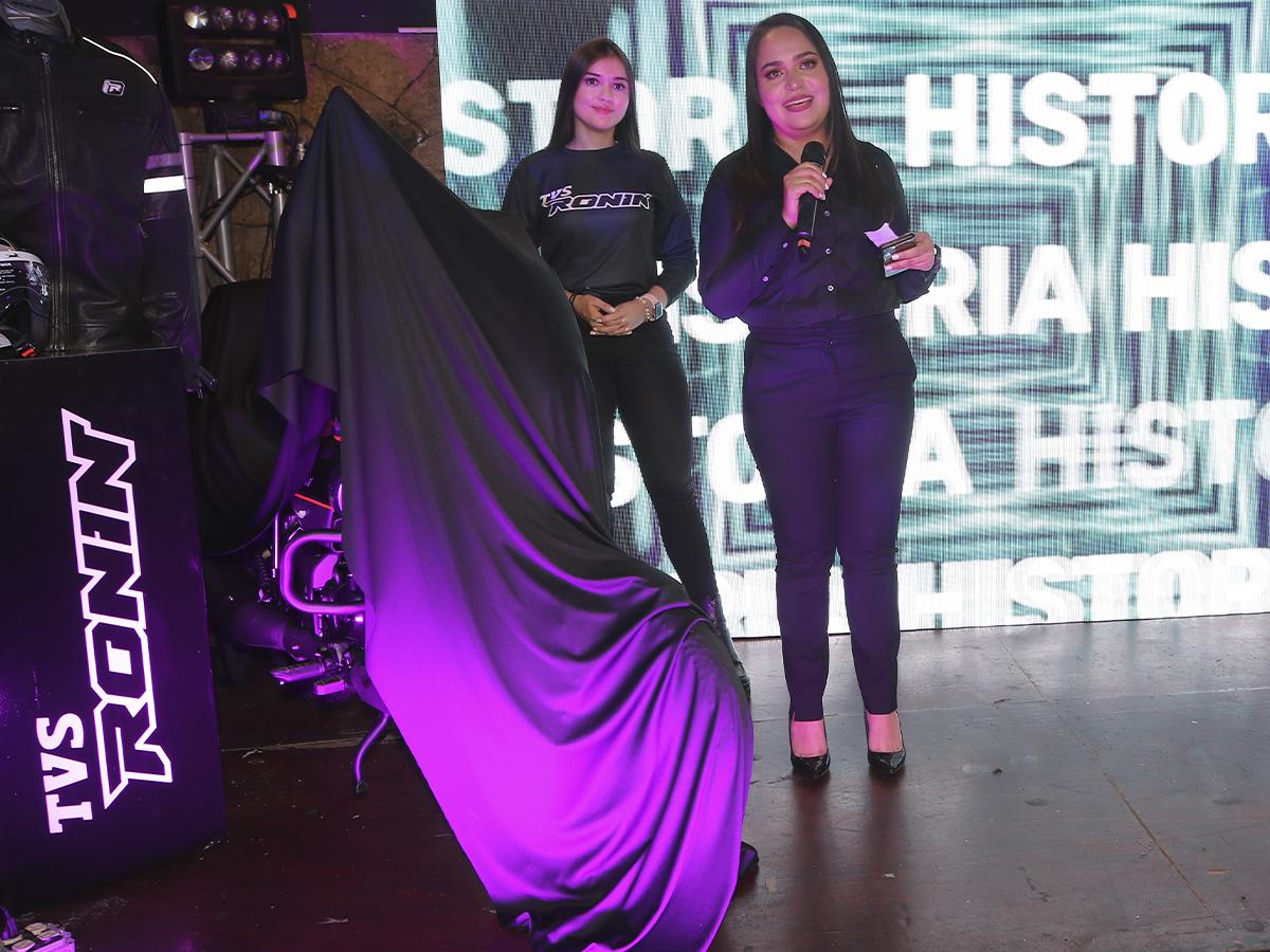 Revelan la nueva TVS RONIN durante el evento de lanzamiento en Honduras, marcando un hito en el segmento de motocicletas retro-modernas.