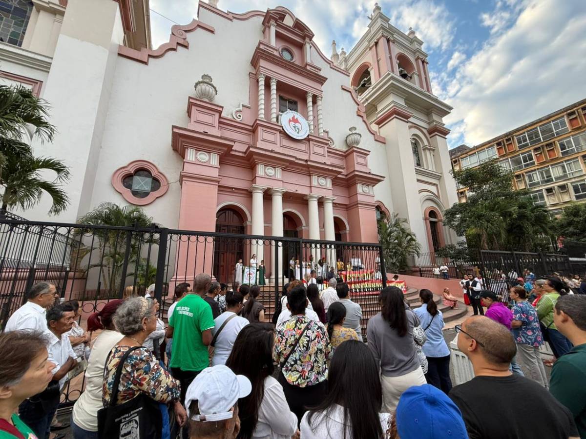 “Dios nos llama a servir”: fe, sacrificio y reflexión en el inicio del Viernes Santo en San Pedro Sula