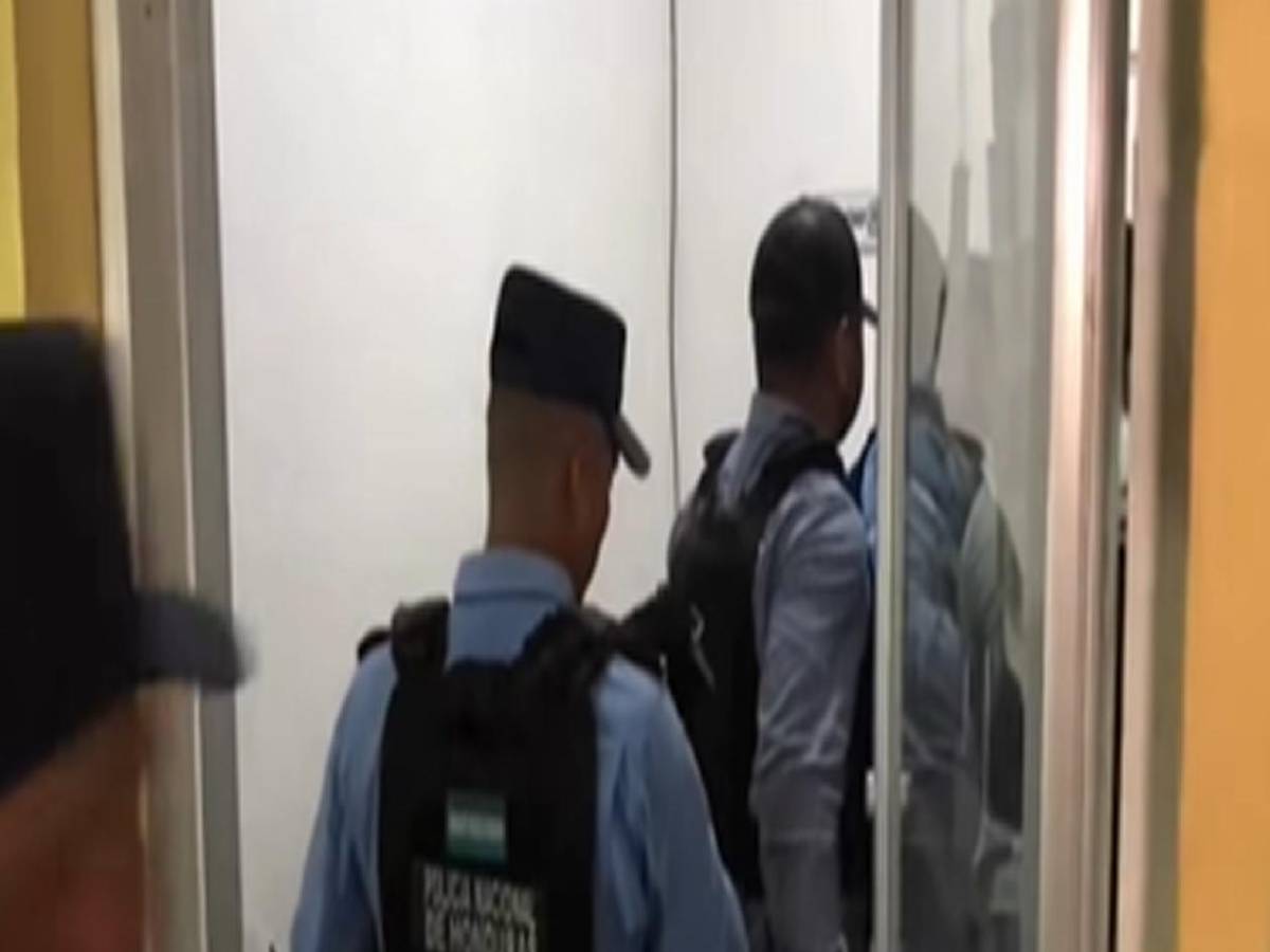 “No me quedes viendo”: la confesión del hombre que mató a su expareja y al ayudante de un bus en Colón