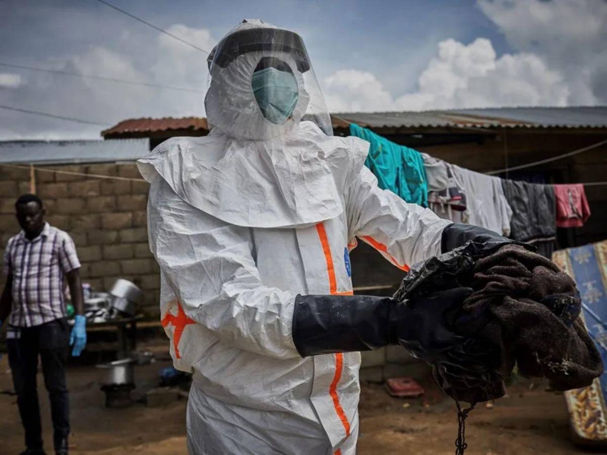 Alerta sanitaria: Reportan más de 100 muertes por casos de ébola