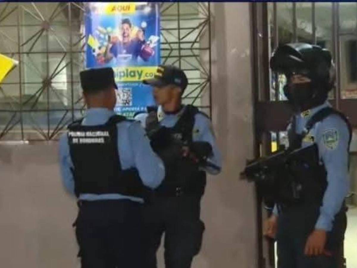 Terror en bar de la Buenos Aires: una mujer y dos hombres acribillados