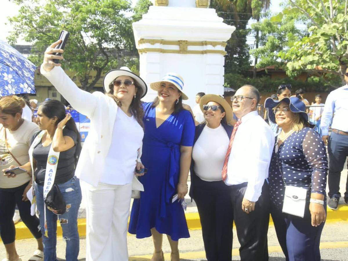 Vocación y elegancia: los docentes también brillaron en las fiestas patrias