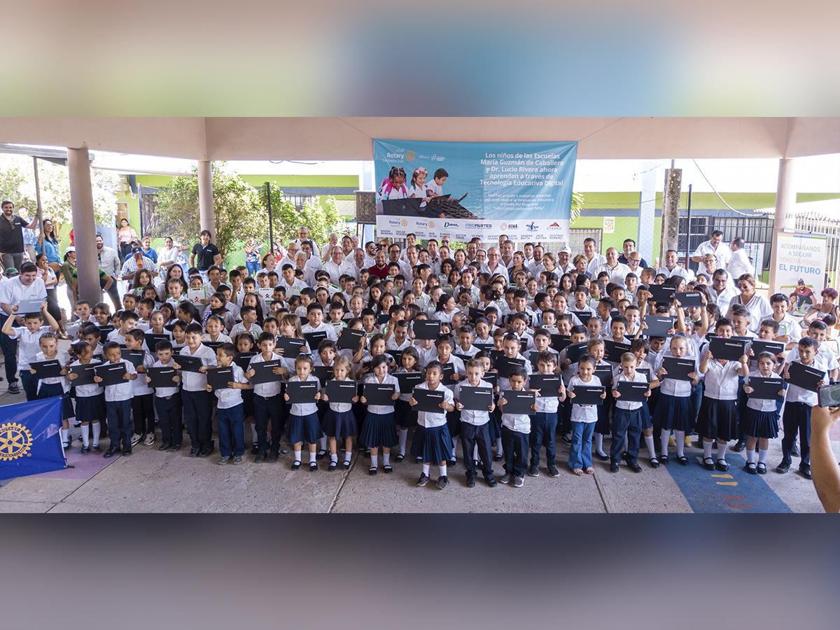El programa educativo “Una Computadora por Niño” llega a Colinas, Santa Bárbara