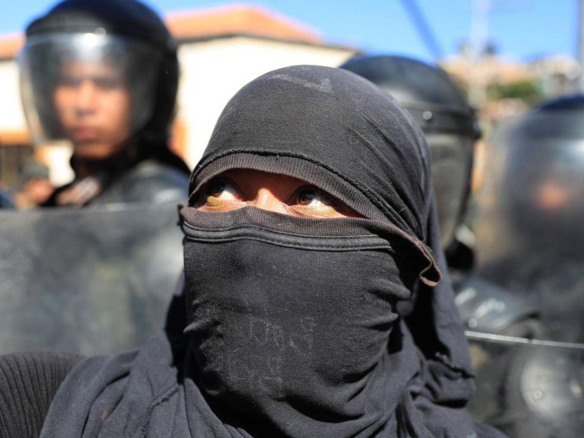Con protesta en las calles, conmemoran el Día de la Mujer Hondureña