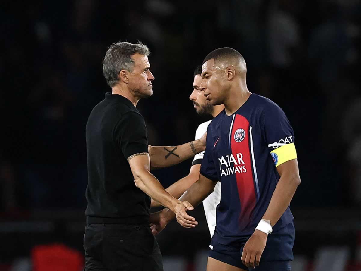 Pese a doblete de Mbappé, el PSG sufre su primera derrota de la temporada