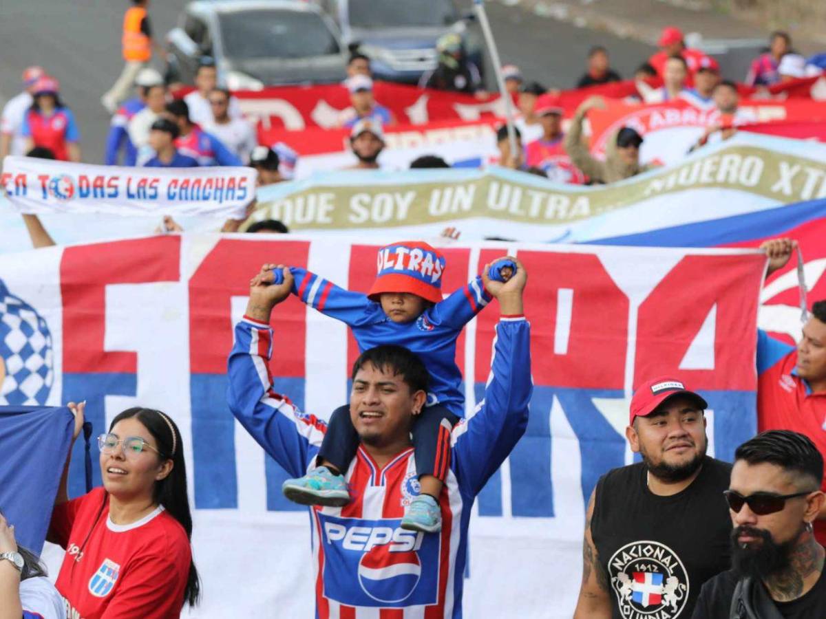 La Ultra Fiel pone color en el clásico Olimpia–Real España; un detenido en la previa