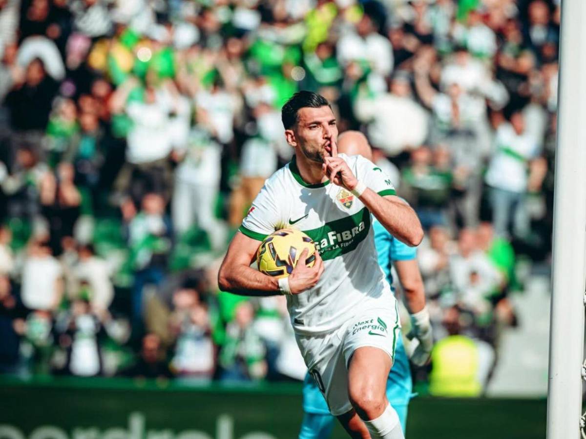 Futbolista español es acusado de racismo y la Fiscalía pide 10 años por agresión sexual