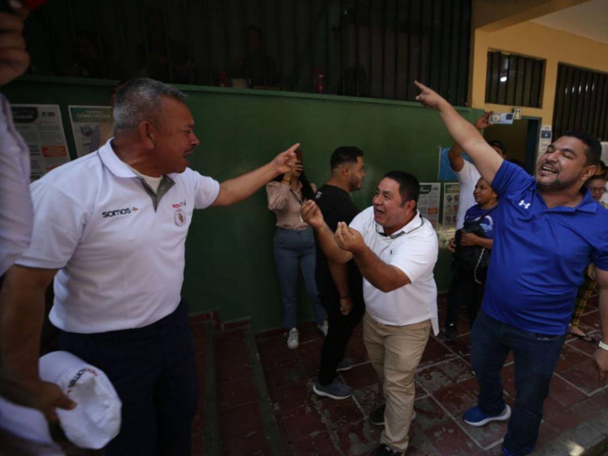Seguidores de Libre y PNH casi se van a los golpes en centro de votación