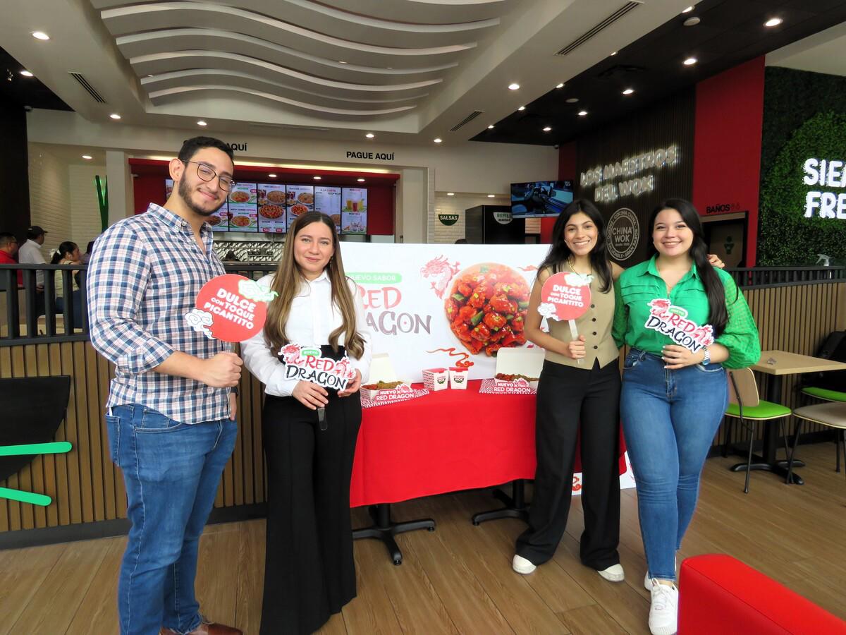 Ejecutivos de Chinawok durante el lanzamiento.