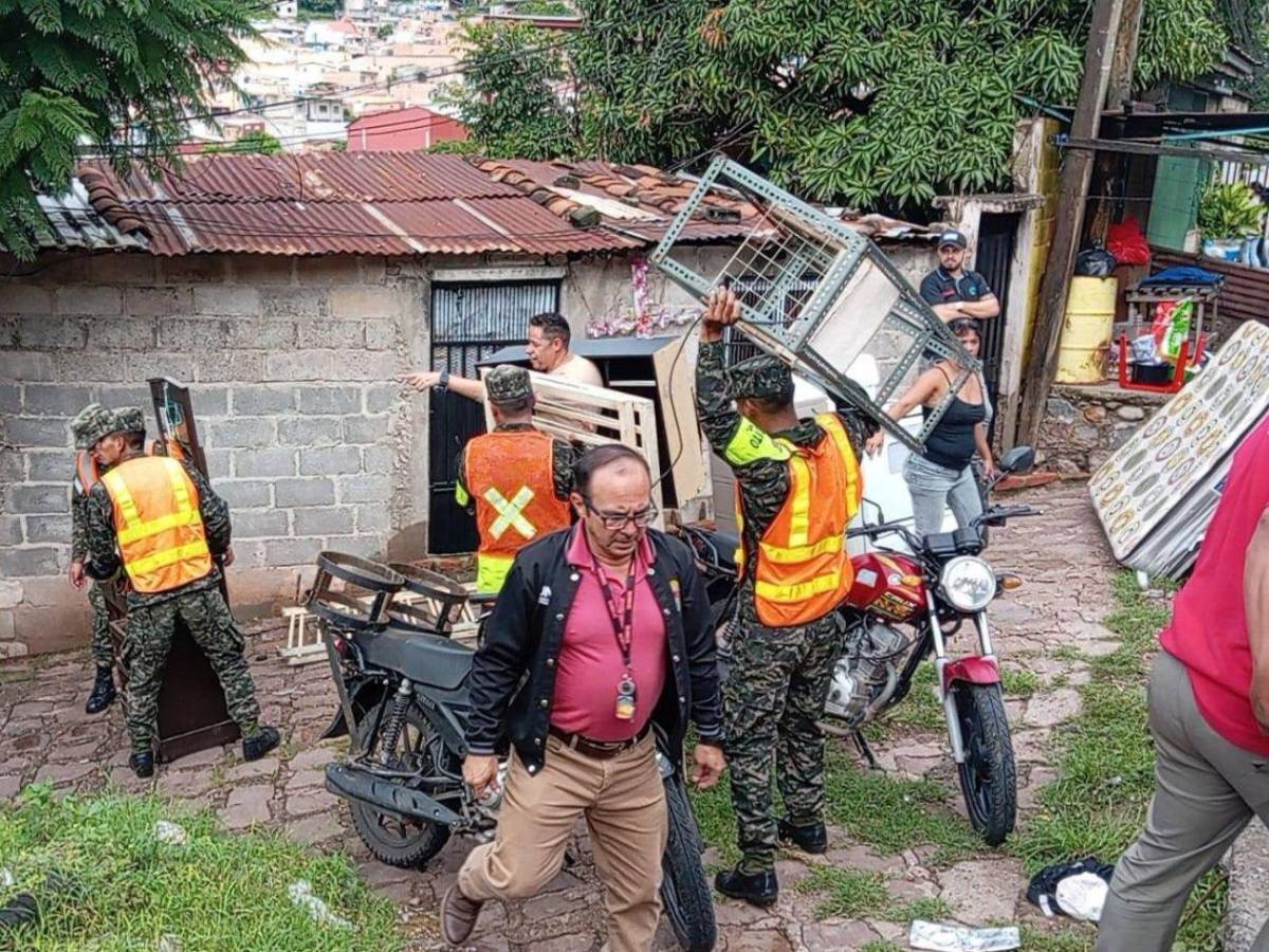 Lo perdimos todo: familias evacuadas tras derrumbes en Tegucigalpa