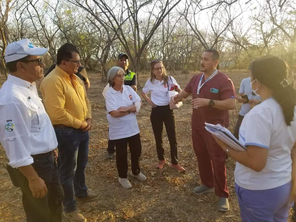 Recorrido realizado en el terreno donde se construirá el hospital de Santa Bárbara.