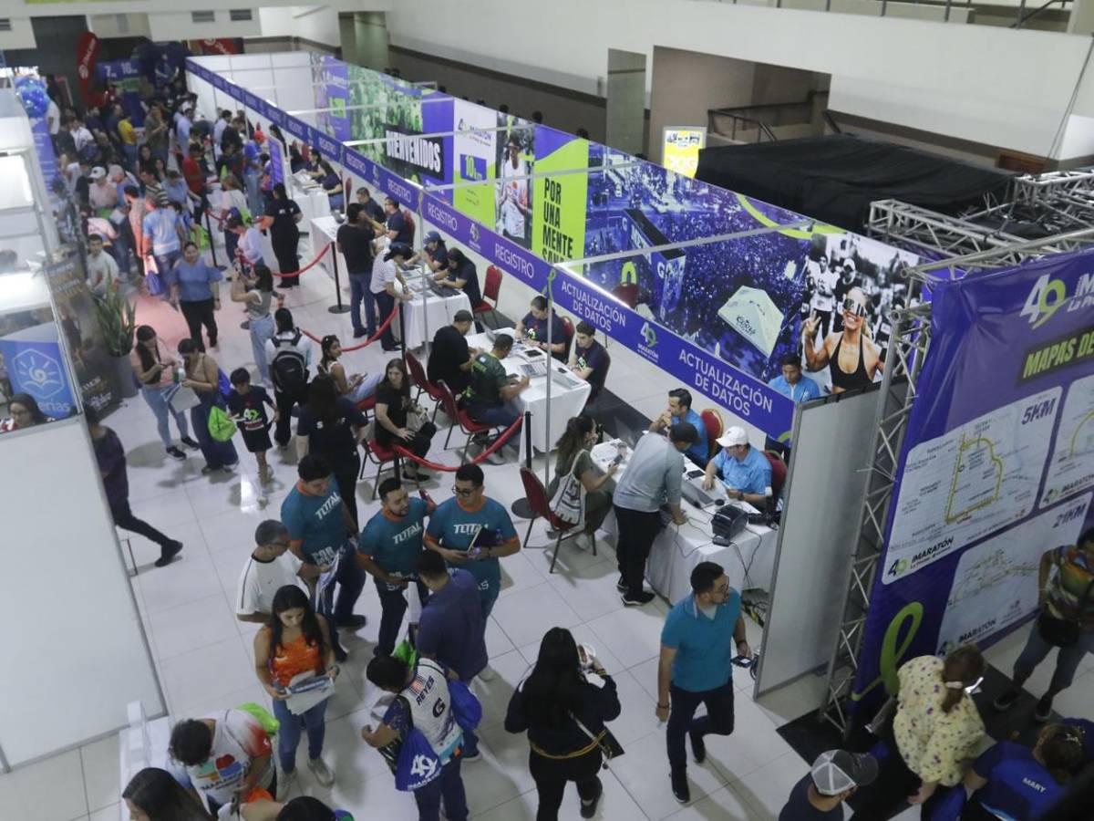 Gran algarabía de miles de corredores con la Expomaratón previo al gran día