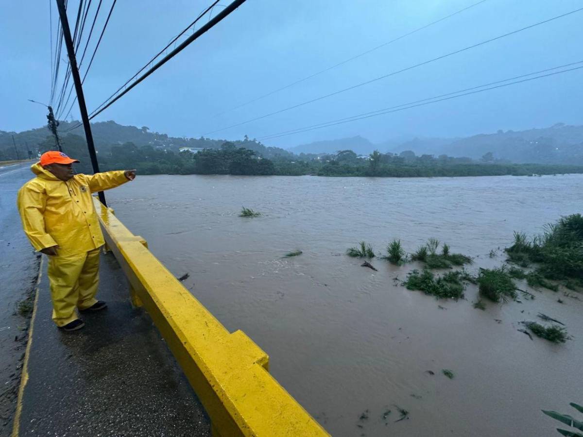 Calles convertidas en ríos y familias evacuadas tras intensas lluvias