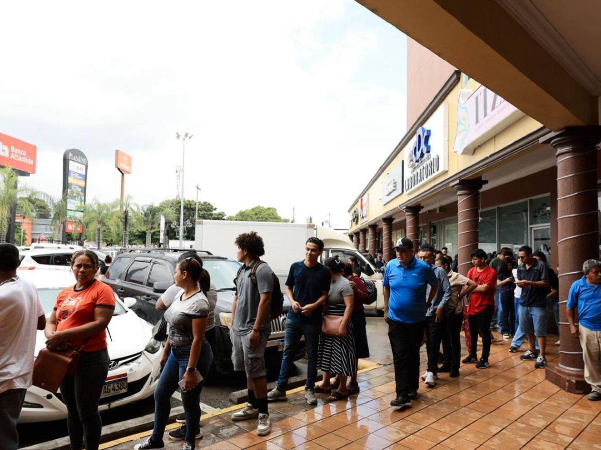 RNP extiende horarios ante largas filas para reclamar el DNI en SPS