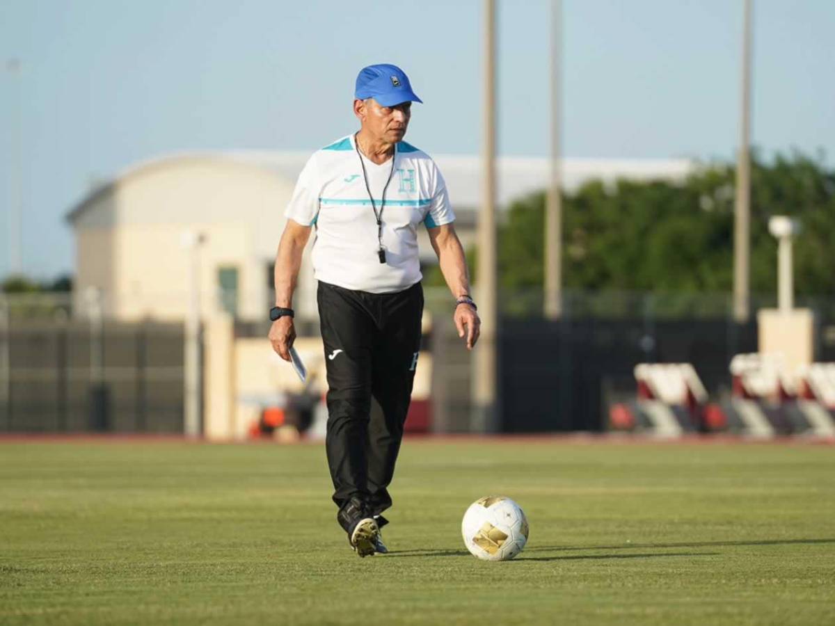 Rueda cambia medio equipo: el 11 titular de Honduras contra El Salvador en la Copa Oro