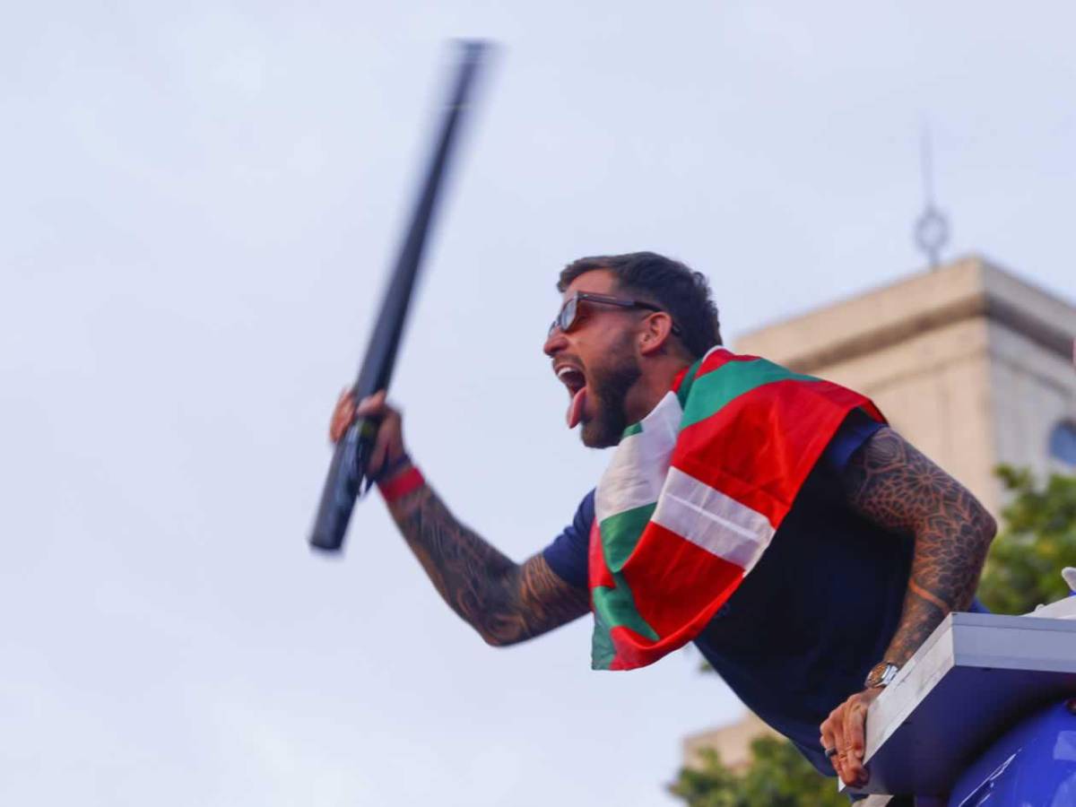 Rúa del Barcelona: jugadores se burlan de Vinicius y dardo de Lamine al Real Madrid